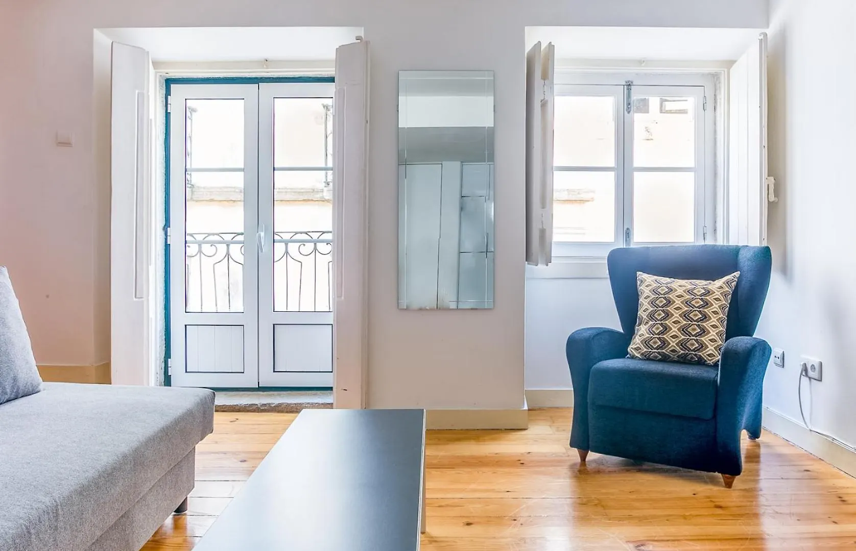 Cozy Apartments In Heart Of Lisbon Bairro Alto