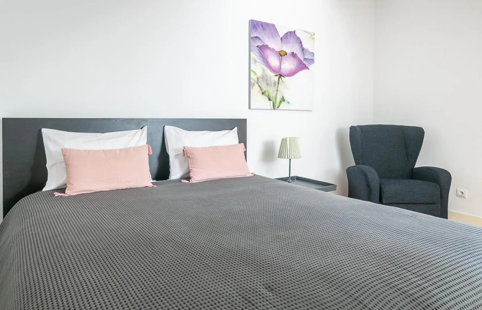 Cozy Apartments In Heart Of Lisbon Bairro Alto